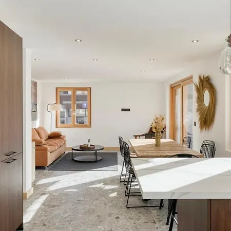 Huxa Apartment *
